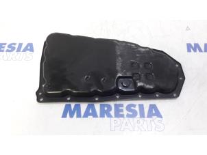 Gebruikte Carterpan Renault Grand Scénic III (JZ) 2.0 16V CVT Prijs € 50,00 Margeregeling aangeboden door Maresia Parts