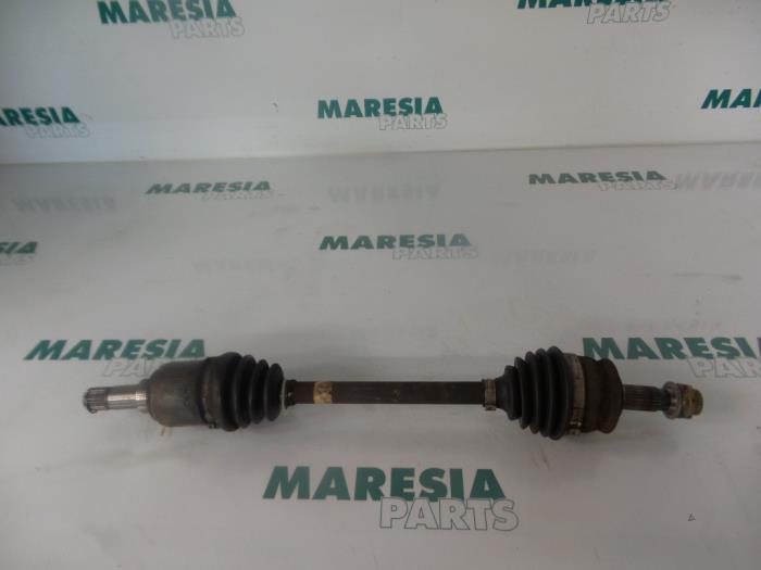Gebruikte Steekas links-voor Fiat Panda (169) 1.1 Fire Prijs € 35,00 Margeregeling aangeboden door Maresia Parts
