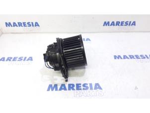 Gebruikte Aanjager Renault Megane IV Estate (RFBK) 1.2 Energy TCE 130 Prijs € 70,00 Margeregeling aangeboden door Maresia Parts