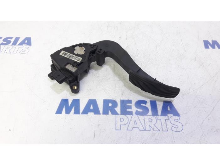 Gebruikte Gaspedaalpositie Sensor Renault Megane IV Estate (RFBK) 1.2 Energy TCE 130 Prijs € 45,00 Margeregeling aangeboden door Maresia Parts