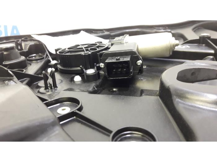 Ruitmechaniek 4Deurs rechts-achter van een Alfa Romeo Giulietta (940) 1.4 TB 16V 2010