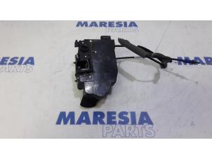 Gebruikte Deurslot Mechaniek 4Deurs rechts-voor Citroen C4 Picasso (3D/3E) 1.6 BlueHDI 120 Prijs € 60,00 Margeregeling aangeboden door Maresia Parts