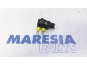 Gebruikte Roetfilter sensor Citroen C4 Picasso (3D/3E) 1.6 BlueHDI 120 Prijs € 30,00 Margeregeling aangeboden door Maresia Parts