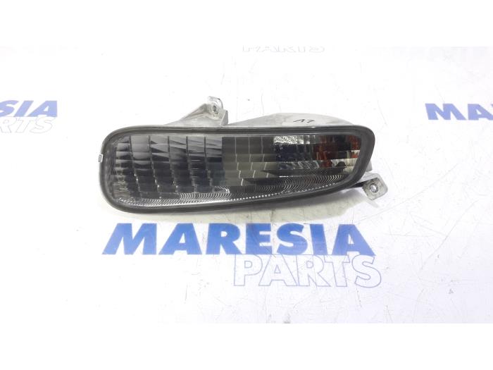 Gebruikte Pinker links Fiat Punto III (199) 1.3 JTD Multijet 80 16V Prijs € 15,00 Margeregeling aangeboden door Maresia Parts