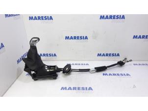 Gebruikte Pook Peugeot 2008 (CU) 1.2 12V e-THP PureTech 110 Prijs € 75,00 Margeregeling aangeboden door Maresia Parts