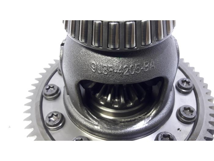 Differentieel voor van een Citroën C-Crosser 2.2 HDiF 16V 2010