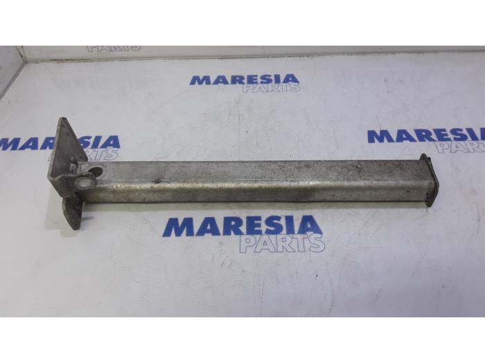 Gebruikte Subframe Citroen C4 Picasso (UD/UE/UF) 2.0 HDiF 16V 135 Prijs € 30,00 Margeregeling aangeboden door Maresia Parts