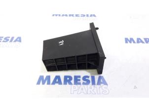 Gebruikte Bumperbalk voor Citroen C4 Picasso (UD/UE/UF) 2.0 HDiF 16V 135 Prijs € 25,00 Margeregeling aangeboden door Maresia Parts