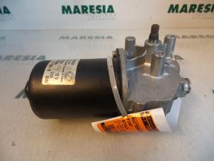 Gebruikte Ruitenwissermotor voor Fiat Stilo MW (192C) 1.9 JTD 115 Prijs € 25,00 Margeregeling aangeboden door Maresia Parts