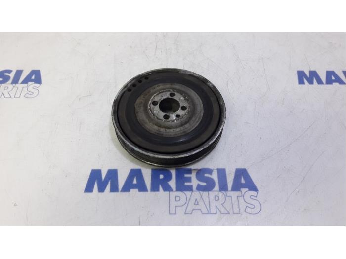 Gebruikte Krukas Poelie Fiat Stilo MW (192C) 1.9 JTD 115 Prijs € 35,00 Margeregeling aangeboden door Maresia Parts