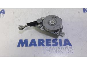 Gebruikte Achterklep Scharnier Citroen C-Crosser 2.2 HDiF 16V Prijs € 35,00 Margeregeling aangeboden door Maresia Parts