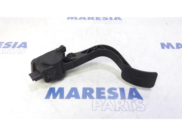 Gebruikte Gaspedaalpositie Sensor Citroen C4 Grand Picasso (UA) 2.0 HDiF 16V 135 Prijs € 30,00 Margeregeling aangeboden door Maresia Parts