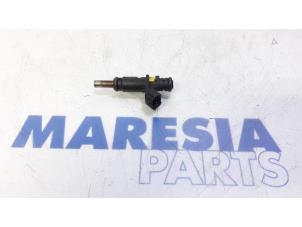 Gebruikte Injector (benzine injectie) Peugeot 207 SW (WE/WU) 1.6 16V VTRi Prijs € 20,00 Margeregeling aangeboden door Maresia Parts