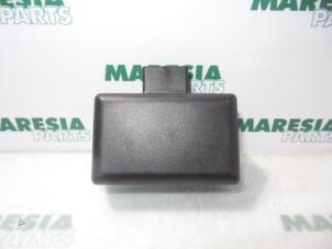 Gebruikte Regensensor Alfa Romeo 166 2.5 V6 24V Prijs € 50,00 Margeregeling aangeboden door Maresia Parts