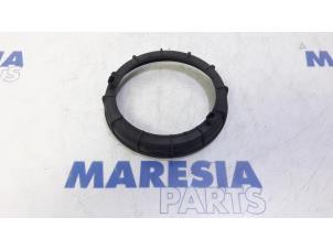 Gebruikte Brandstofpomp Elektrisch Peugeot 5008 I (0A/0E) 1.6 HDiF 16V Prijs € 10,00 Margeregeling aangeboden door Maresia Parts