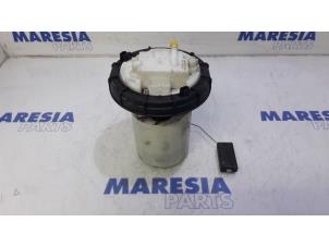 Gebruikte Tank element Pomp Peugeot 207 CC (WB) 1.6 16V Prijs € 20,00 Margeregeling aangeboden door Maresia Parts