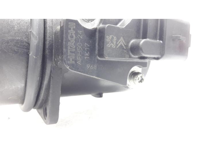 Luchthoeveelheidsmeter van een Peugeot Partner (GC/GF/GG/GJ/GK) 1.6 HDI 75 Phase 1 2012