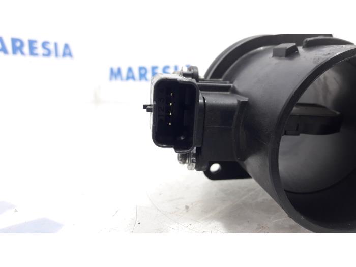 Luchthoeveelheidsmeter van een Peugeot Partner (GC/GF/GG/GJ/GK) 1.6 HDI 75 Phase 1 2012