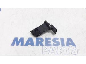 Gebruikte Luchthoeveelheidsmeter Citroen C4 Cactus (0B/0P) 1.6 Blue Hdi 100 Prijs € 30,00 Margeregeling aangeboden door Maresia Parts