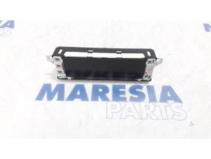 Gebruikte Display Interieur Peugeot Partner Tepee (7A/B/C/D/E/F/G/J/P/S) 1.6 HDI 75 16V Prijs € 36,30 Inclusief btw aangeboden door Maresia Parts