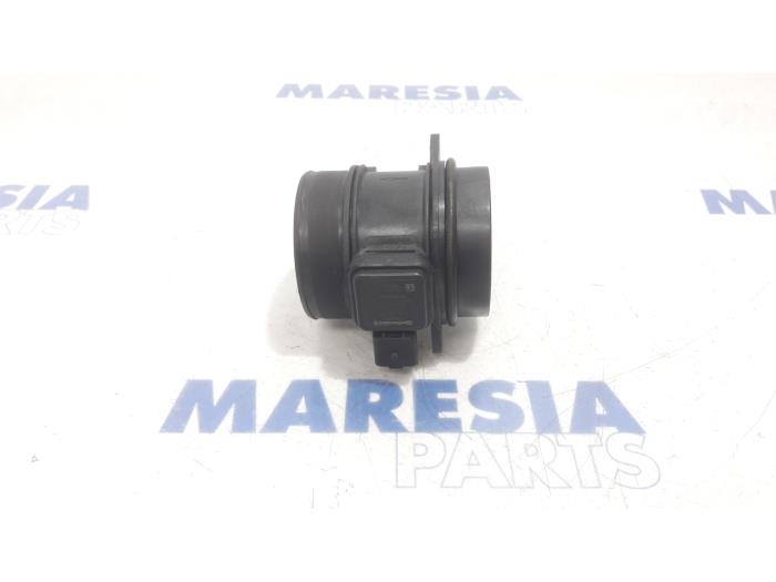 Gebruikte Luchthoeveelheidsmeter Fiat Scudo (270) 2.0 D Multijet Prijs € 35,00 Margeregeling aangeboden door Maresia Parts