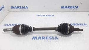 Gebruikte Cardanas links-voor (VWA) Renault Trafic New (FL) 2.0 dCi 16V 115 Prijs € 90,75 Inclusief btw aangeboden door Maresia Parts