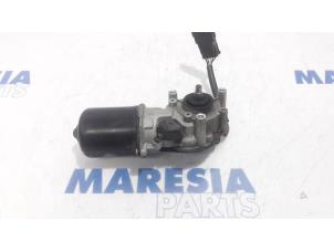 Gebruikte Ruitenwissermotor voor Renault Trafic New (FL) 2.0 dCi 16V 115 Prijs € 90,75 Inclusief btw aangeboden door Maresia Parts