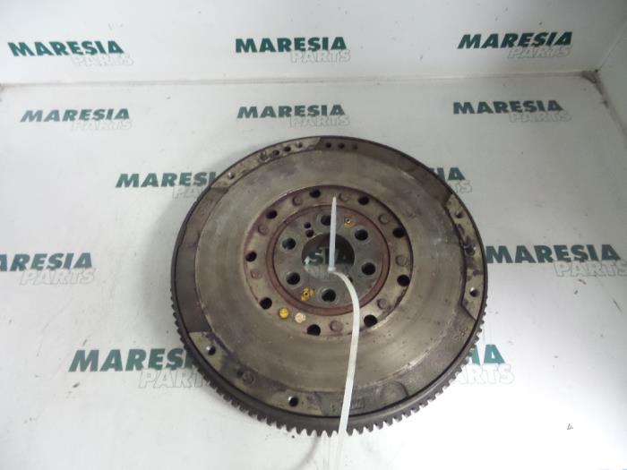 Gebruikte Vliegwiel Fiat Strada (178/278) 1.9 JTD Prijs € 157,50 Margeregeling aangeboden door Maresia Parts
