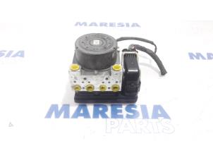 Gebruikte ABS Pomp Peugeot 208 I (CA/CC/CK/CL) 1.2 Vti 12V PureTech 82 Prijs € 69,99 Margeregeling aangeboden door Maresia Parts