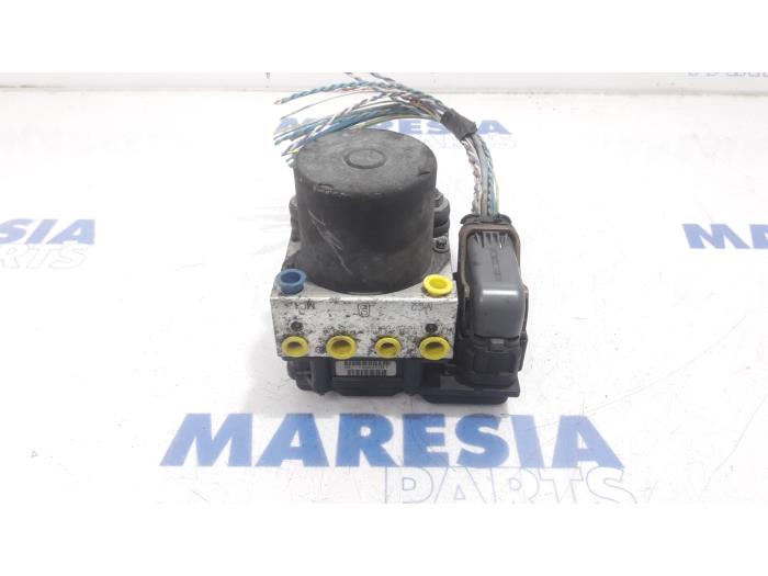 Gebruikte ABS Pomp Peugeot Expert (G9) 2.0 HDi 120 Prijs € 125,00 Margeregeling aangeboden door Maresia Parts
