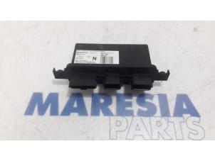 Gebruikte Module Verlichting Renault Clio III (BR/CR) 2.0 16V GT Prijs € 90,00 Margeregeling aangeboden door Maresia Parts