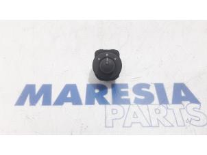 Gebruikte Spiegel Schakelaar Peugeot Bipper (AA) 1.4 HDi Prijs € 30,00 Margeregeling aangeboden door Maresia Parts