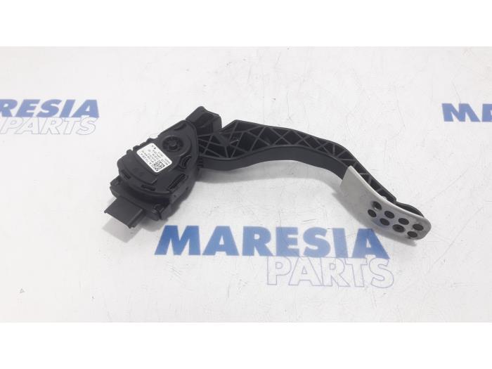 Gebruikte Sensor Gaspedaalpositie Peugeot 308 CC (4B) 2.0 HDiF 16V Prijs € 29,90 Margeregeling aangeboden door Maresia Parts