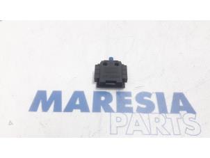 Gebruikte Antenne Peugeot 508 SW (8E/8U) 1.6 HDiF 16V Prijs € 25,00 Margeregeling aangeboden door Maresia Parts