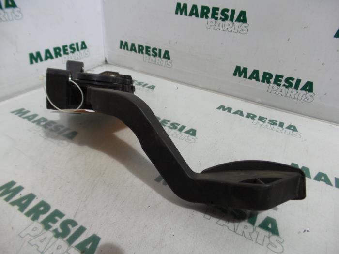 Gebruikte Gaspedaalpositie Sensor Fiat Punto II (188) 1.3 JTD Multijet 16V Prijs € 20,00 Margeregeling aangeboden door Maresia Parts