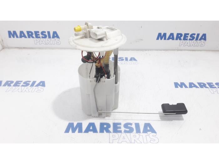 Gebruikte Tank element Pomp Renault Grand Scénic III (JZ) 1.5 dCi 110 Prijs € 90,00 Margeregeling aangeboden door Maresia Parts