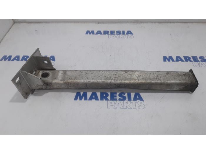 Gebruikte Subframe Peugeot 308 CC (4B) 2.0 HDiF 16V Prijs € 25,00 Margeregeling aangeboden door Maresia Parts