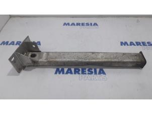 Gebruikte Subframe Peugeot 308 CC (4B) 2.0 HDiF 16V Prijs € 25,00 Margeregeling aangeboden door Maresia Parts