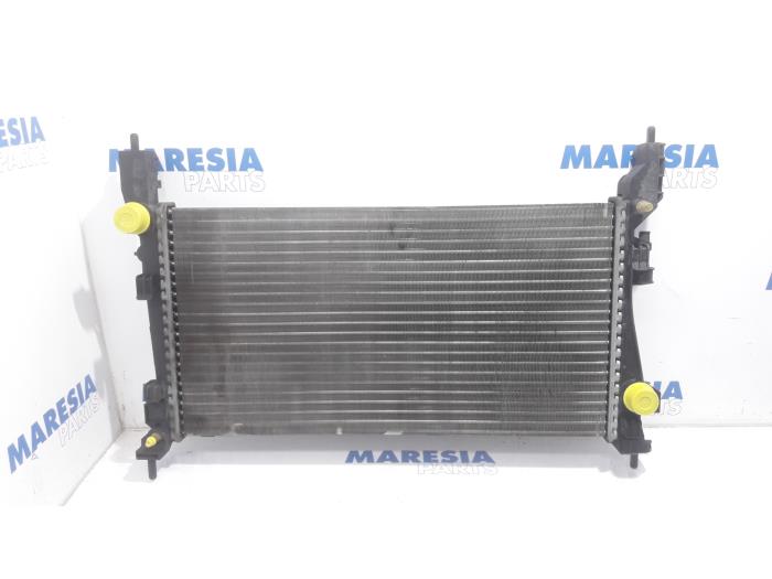 Gebruikte Radiateur Peugeot Bipper (AA) 1.4 HDi Prijs € 75,00 Margeregeling aangeboden door Maresia Parts