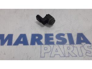 Gebruikte PDC Sensor Renault Grand Scénic III (JZ) 1.5 dCi 110 Prijs € 25,00 Margeregeling aangeboden door Maresia Parts