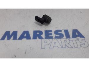 Gebruikte PDC Sensor Renault Grand Scénic III (JZ) 1.5 dCi 110 Prijs € 25,00 Margeregeling aangeboden door Maresia Parts