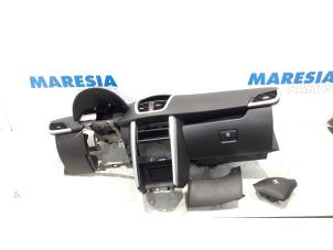 Gebruikte Airbag set Peugeot 207 CC (WB) 1.6 16V Prijs € 367,50 Margeregeling aangeboden door Maresia Parts