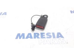 Gebruikte Veiligheidsgordel Insteek links-achter Peugeot 207 CC (WB) 1.6 16V Prijs € 20,00 Margeregeling aangeboden door Maresia Parts