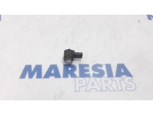 Gebruikte Sensor PDC Fiat Bravo (198A) 1.4 16V Prijs € 25,00 Margeregeling aangeboden door Maresia Parts