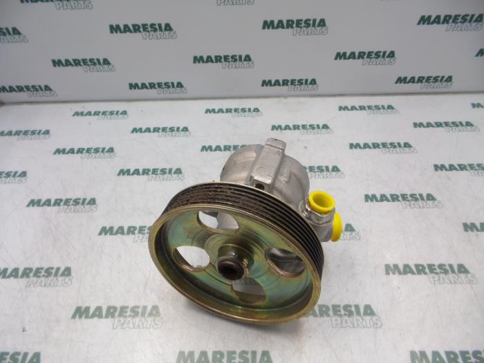 Gebruikte Servopomp Peugeot 206 (2A/C/H/J/S) 1.4 HDi Prijs € 50,00 Margeregeling aangeboden door Maresia Parts