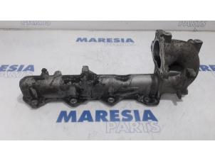 Gebruikte Inlaatspruitstuk Renault Trafic New (FL) 2.0 dCi 16V 115 Prijs € 127,05 Inclusief btw aangeboden door Maresia Parts
