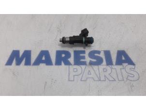 Gebruikte Injector (benzine injectie) Renault Koleos I 2.5 16V Prijs € 35,00 Margeregeling aangeboden door Maresia Parts