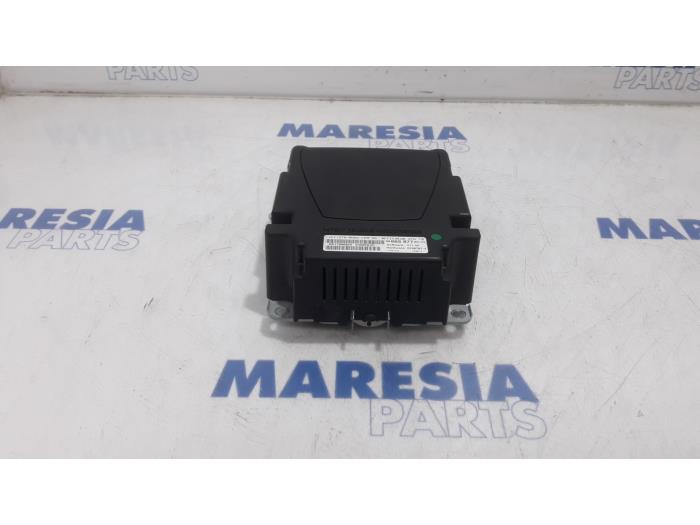 Gebruikte Head-up display Peugeot 5008 I (0A/0E) 1.6 VTI 16V Prijs € 124,95 Margeregeling aangeboden door Maresia Parts