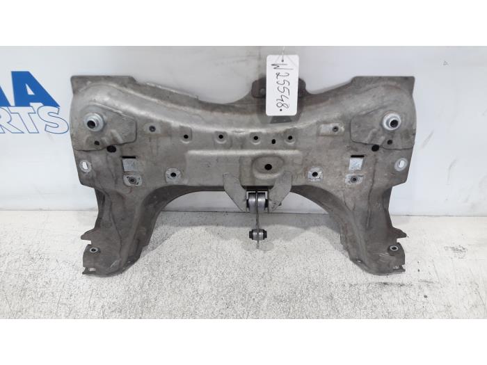 Subframe van een Renault Clio IV Estate/Grandtour (7R) 0.9 Energy TCE 12V 2013