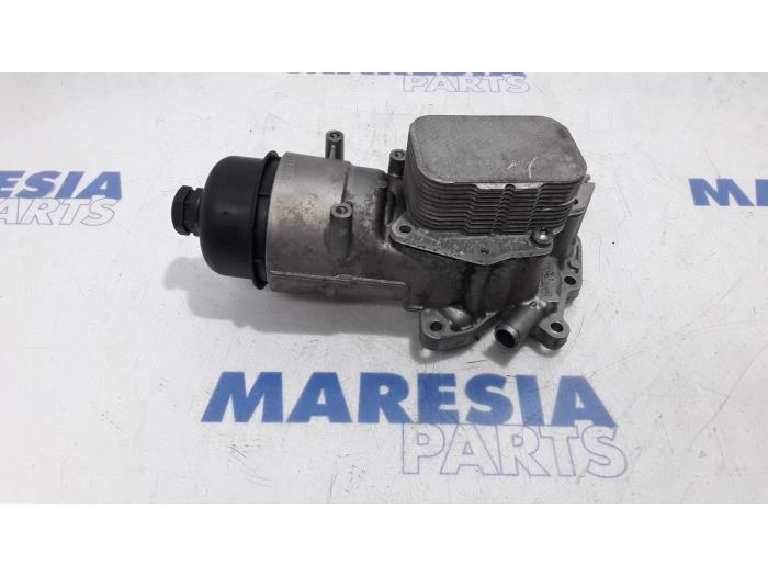 Gebruikte Oliefilterhouder Citroen C3 (SC) 1.6 HDi 92 Prijs € 50,00 Margeregeling aangeboden door Maresia Parts